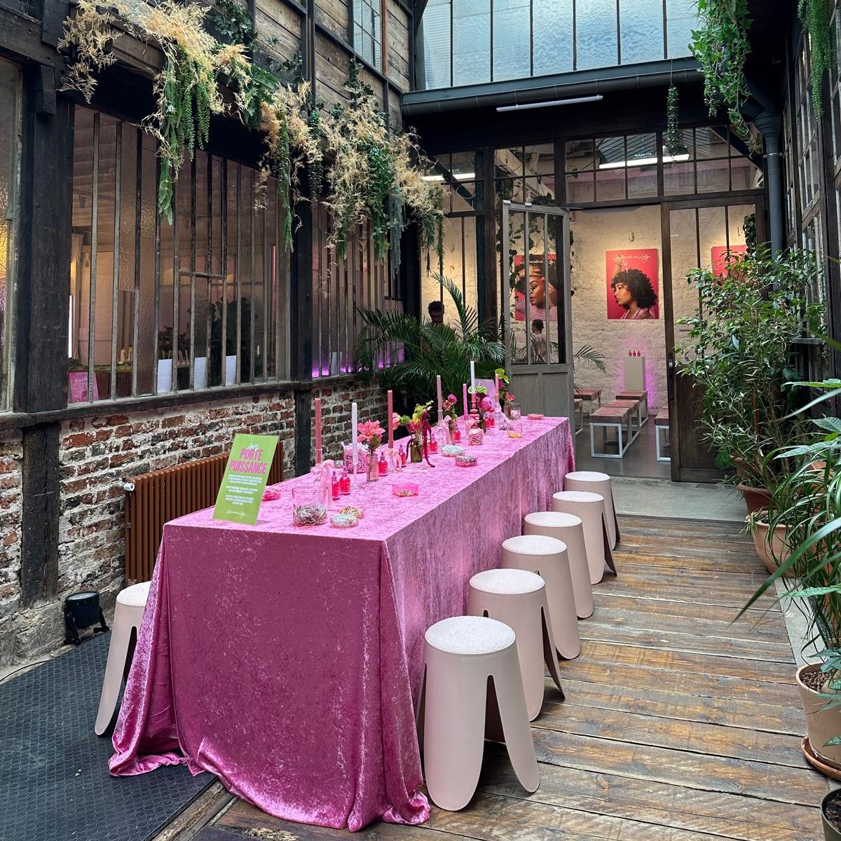 Les Secrets de Loly lance Kurl Hero à l&rsquo;Usine Deguerry